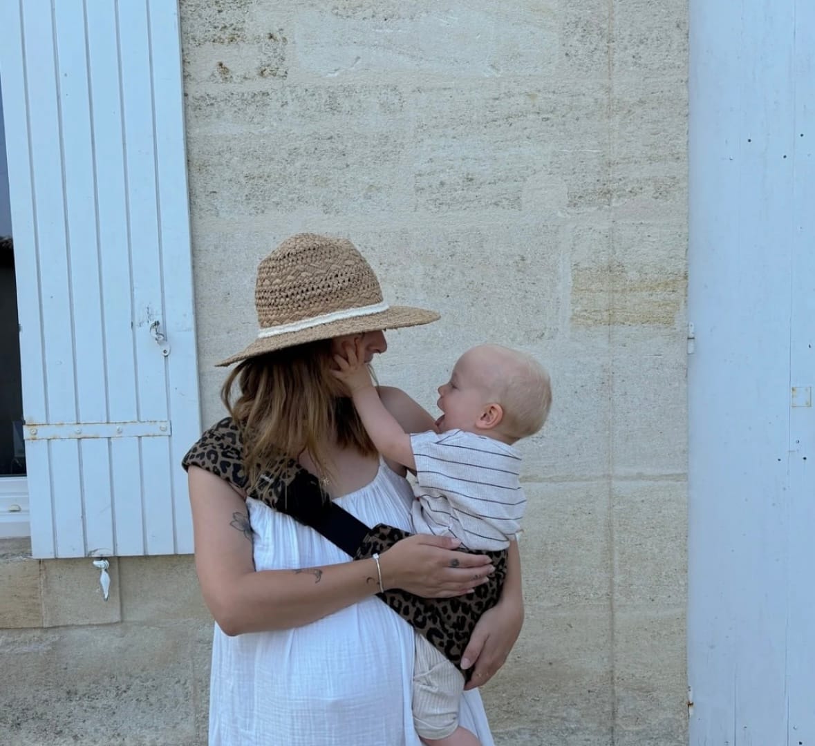 Customer photo review of Porte-bébé MomSwing - Léopard Chic