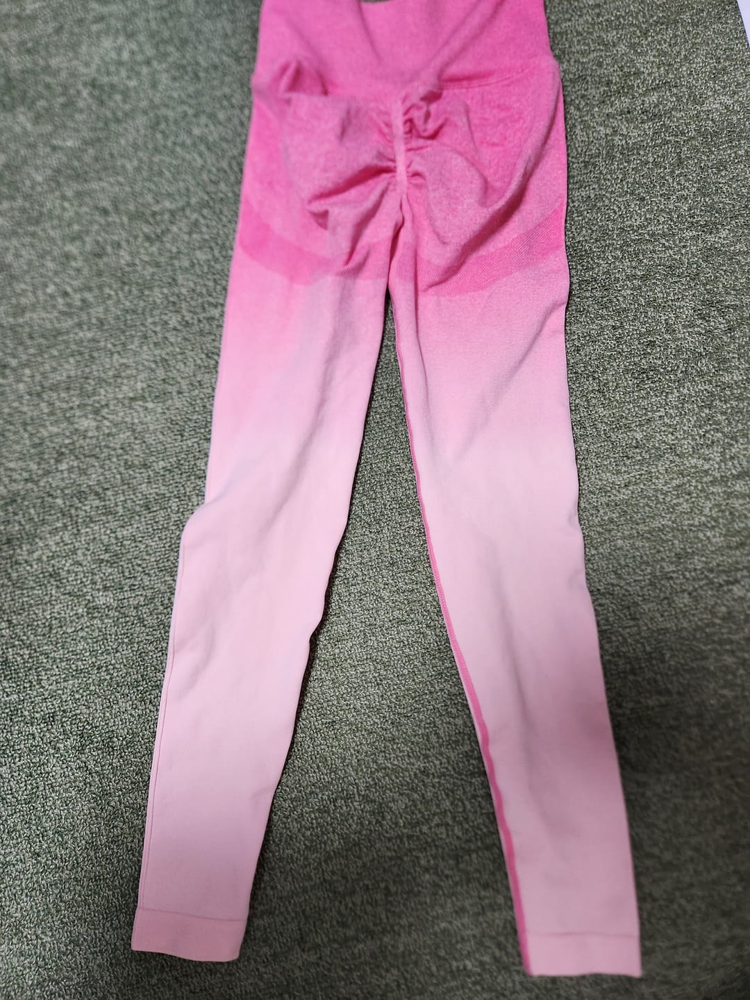 Customer photo review of ZOMIGEN｜桃尻レギンス グラデーション シームレス