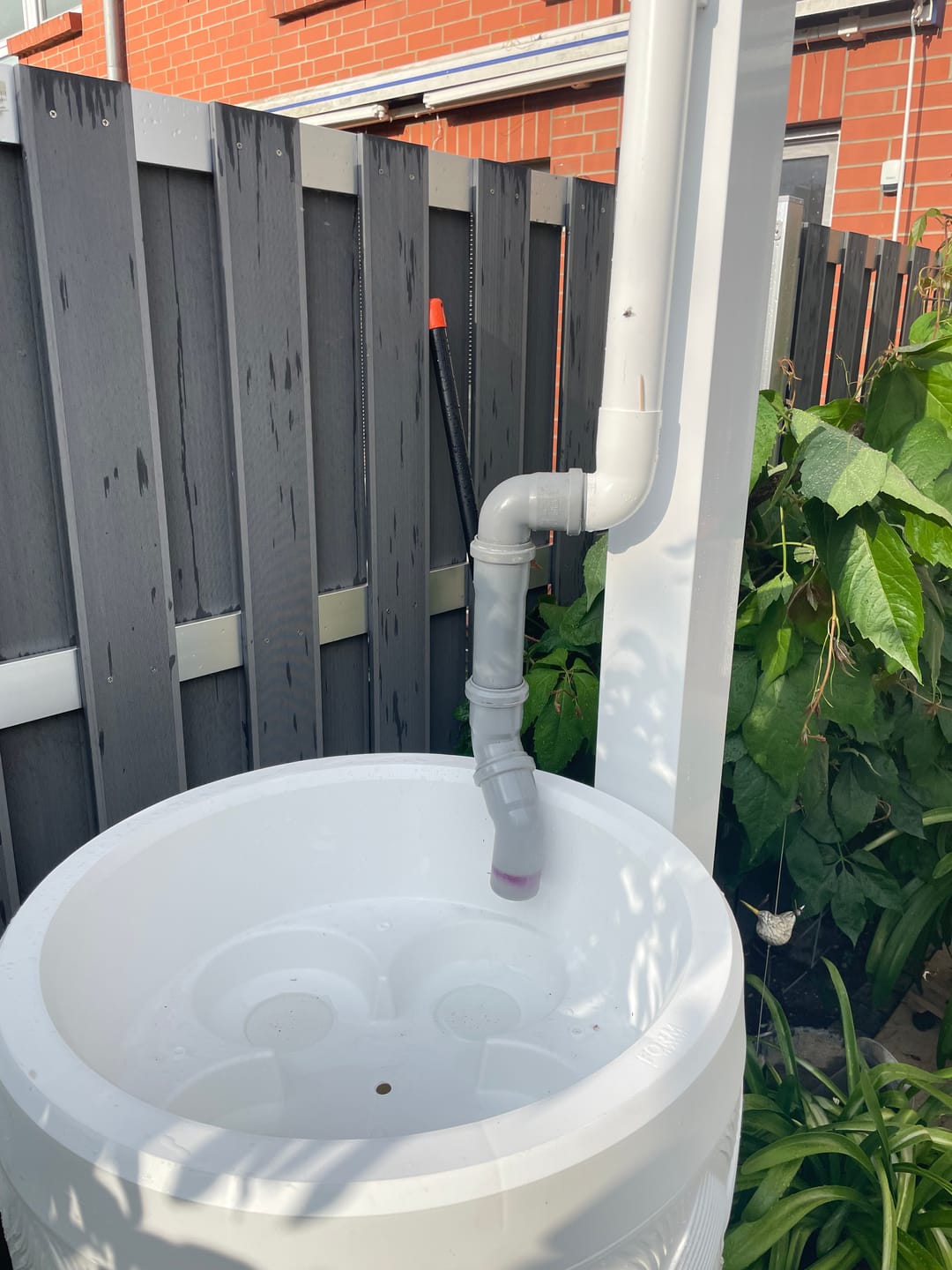 Customer photo review of YourCasa Regentonne 240 Liter [Seabreeze Flower] - Nachhaltige Bewässerung im Garten