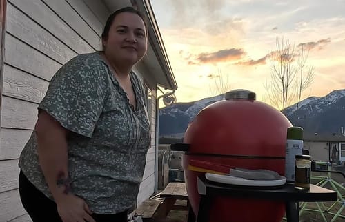Customer photo review of SUNJOY 20 Inch Charcoal Grill, Egg-shaped Outdoor Grill with Pizza Stone, Ultimate BBQ Grill and Smoker with Wheels
