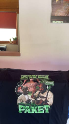 Customer photo review of ZWEI PAKET T-SHIRT