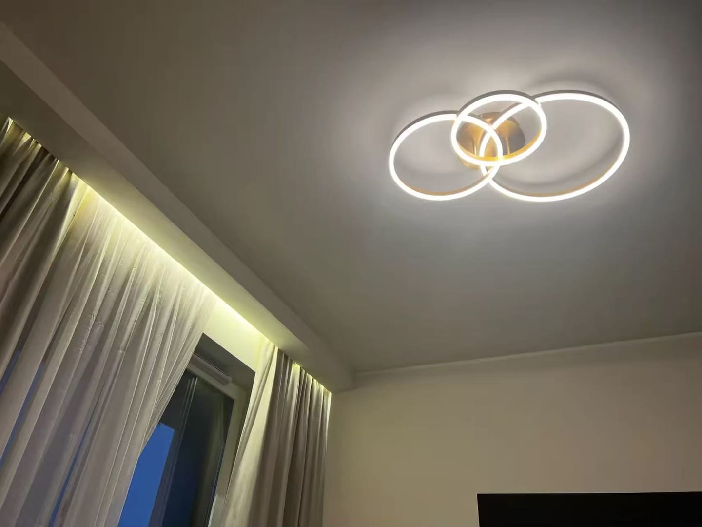 Customer photo review of WOMO Circular LED Flush Mount Ceiling Light-WM1032