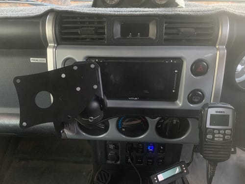 Customer photo review of Industrial Evolution InDash Mount for Toyota FJ Cruiser (2011+)
