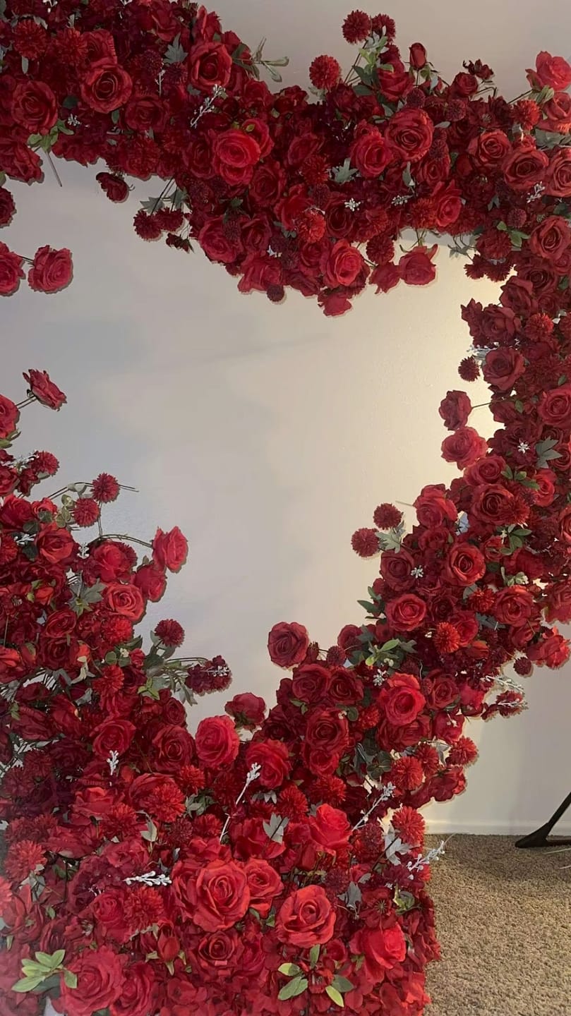 Customer photo review of Aliflowers Artificial flower 5D Red Rose Valentine's Day Heart Arch ALFAH004