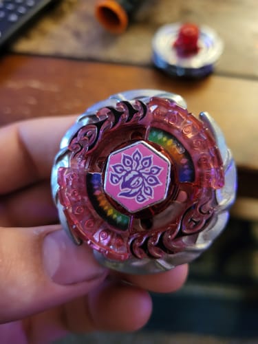 Customer photo review of Evil Befall Beyblade Killer Beafowl UW145EWD BB-100 Takara Tomy