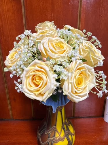 Customer photo review of Bulk 17" Artificial Realistic Roses Pink Flowers Real Touch Roses Bouquet White Rose Wholesale