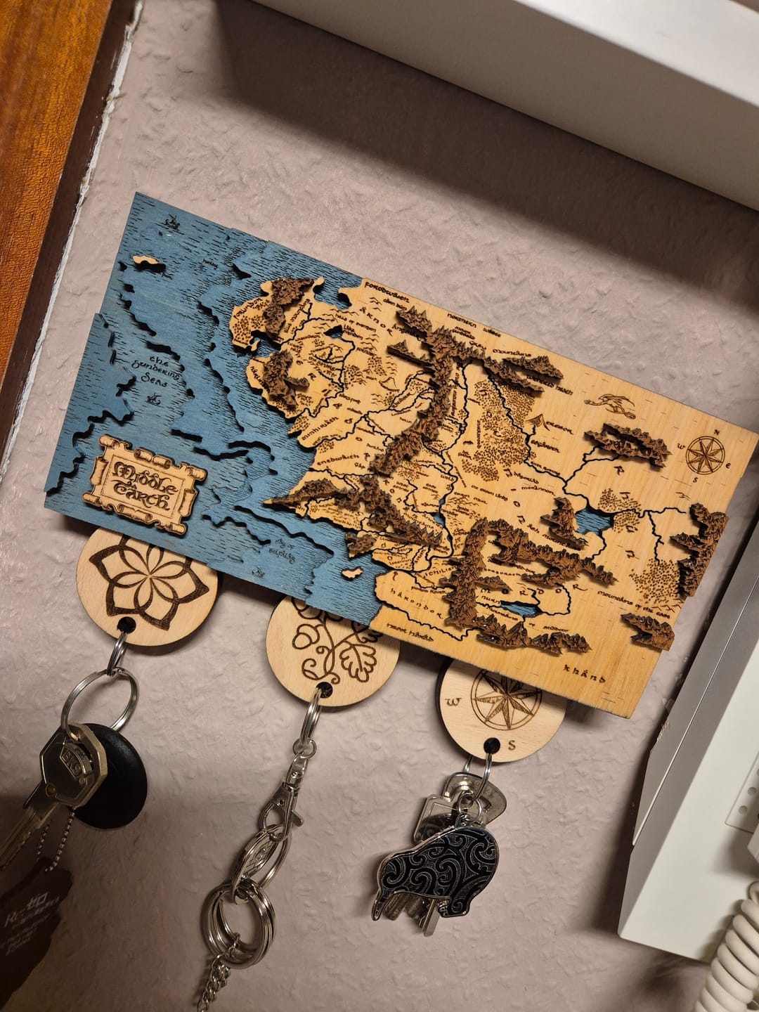 Customer photo review of MIDDLE EARTH™ 3D KEY HOLDER WITH KEYCHAINS