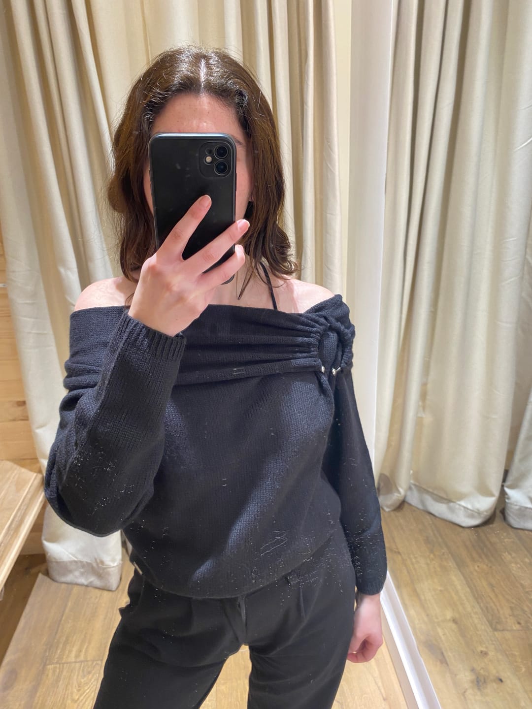 Customer photo review of Sweater Hombro Drapeado Black