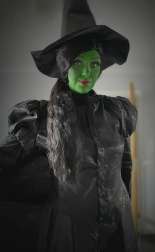 Customer photo review of P. Louise Cosmetic Paint