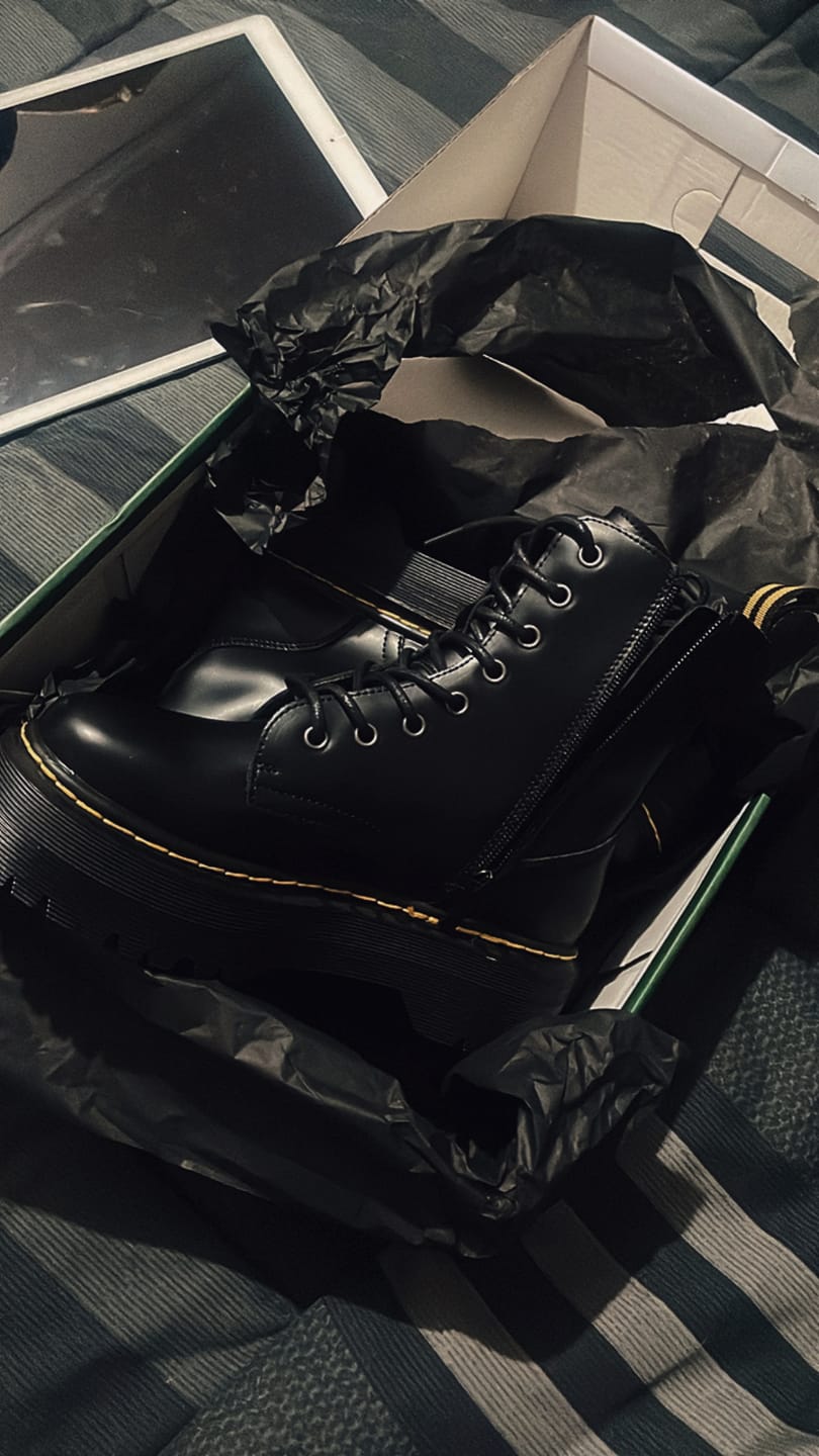 Customer photo review of Botin negro Combat Mate