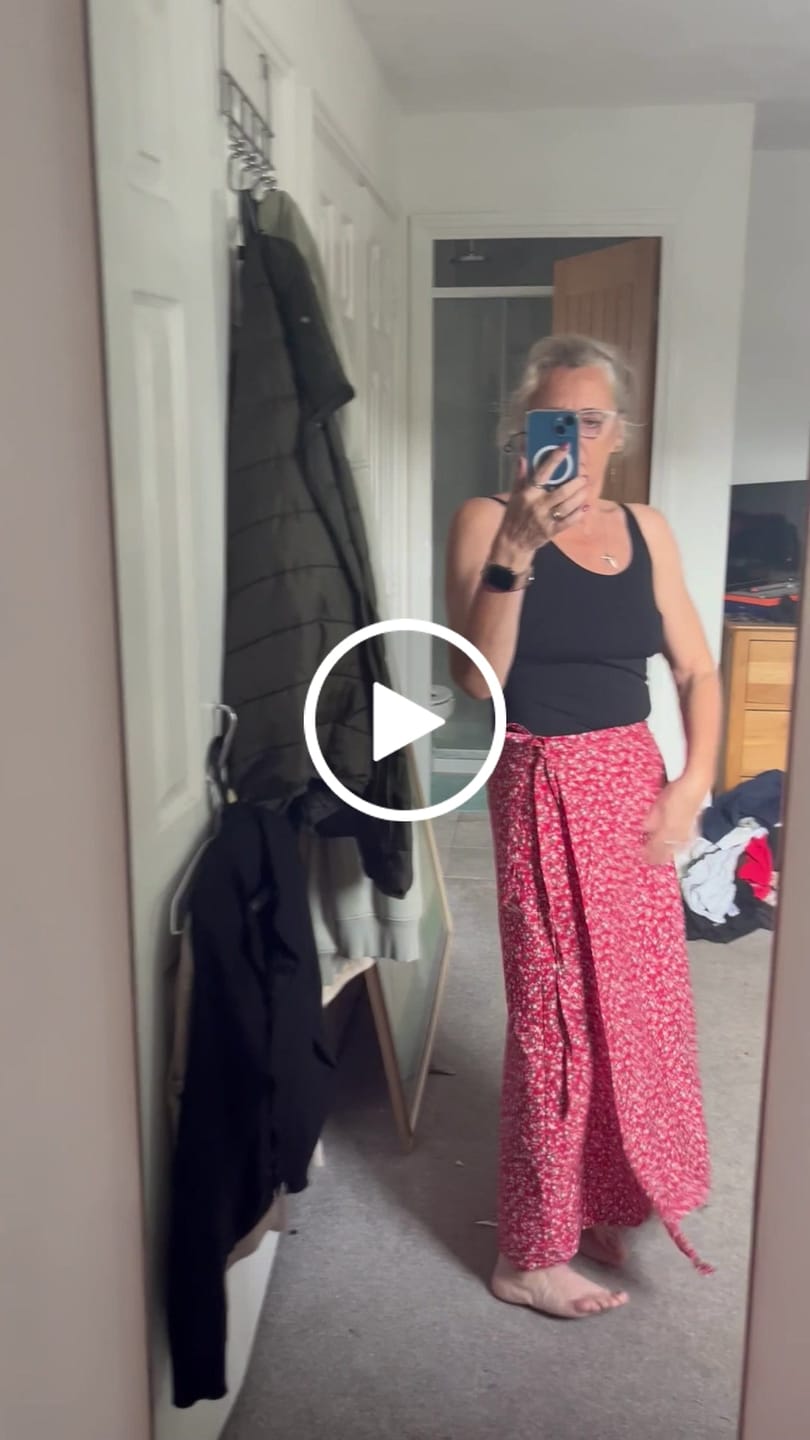 Customer video review of Small Floral Garden Cotton Poplin Fabric