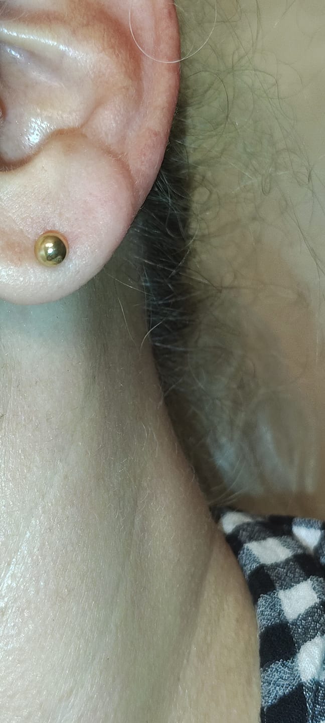 Customer photo review of 14k Yellow Gold Classic Ball Stud Earrings with Screwbacks (Unisex)