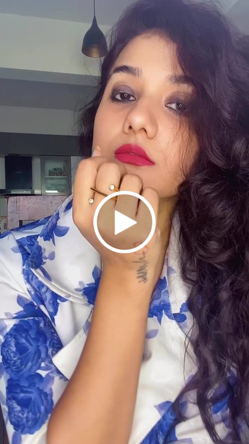Customer video review of Stone Helen Gold Ring