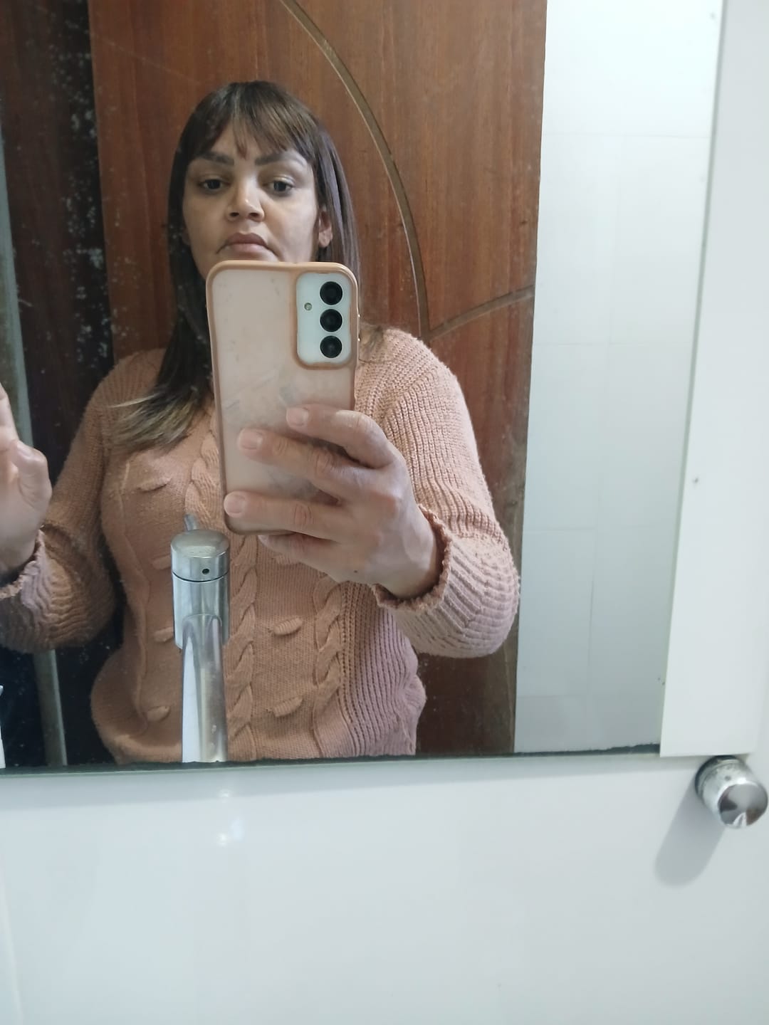 Customer photo review of Peruca Isa Castanho Luzes 3322 com Franja (Premium)