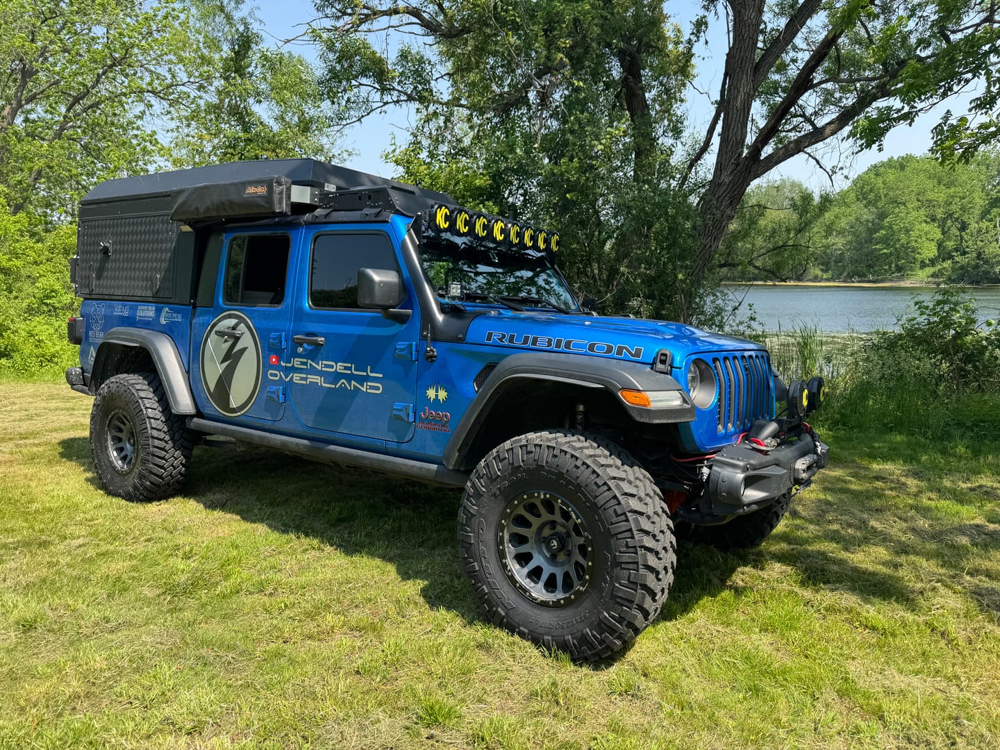 Customer photo review of Modular Roof Rack for the Jeep gladiator