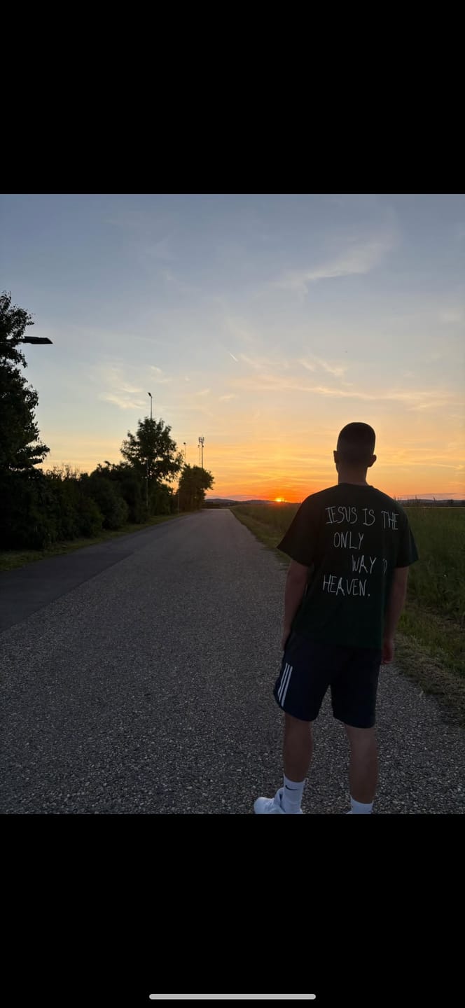 Customer photo review of THE WAY | heavyweight t-shirt