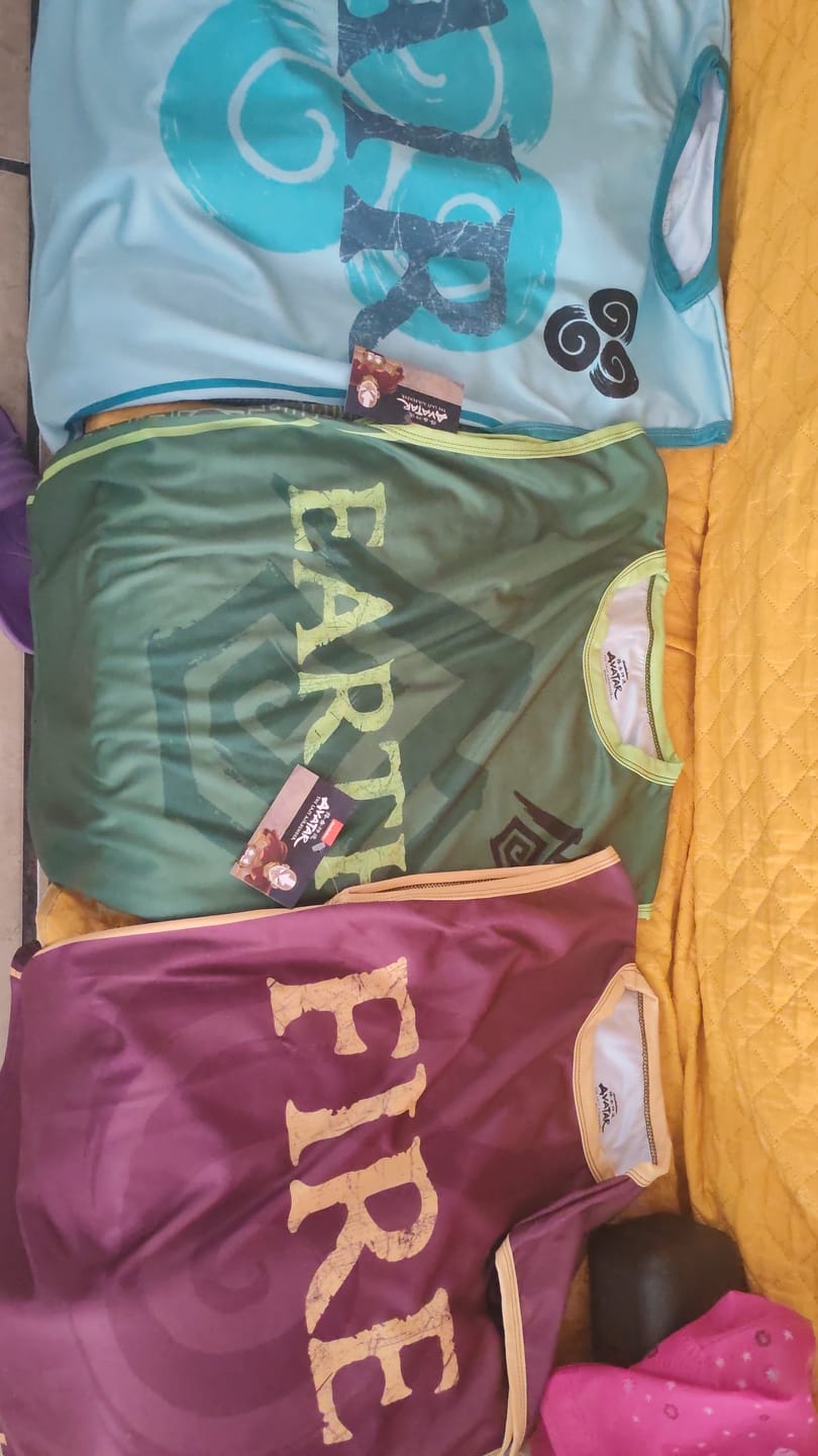 Customer photo review of Playera Sin Mangas Nación Del Fuego