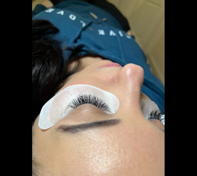 Customer photo review of Cashmere Luxe Lashes 0.03mm