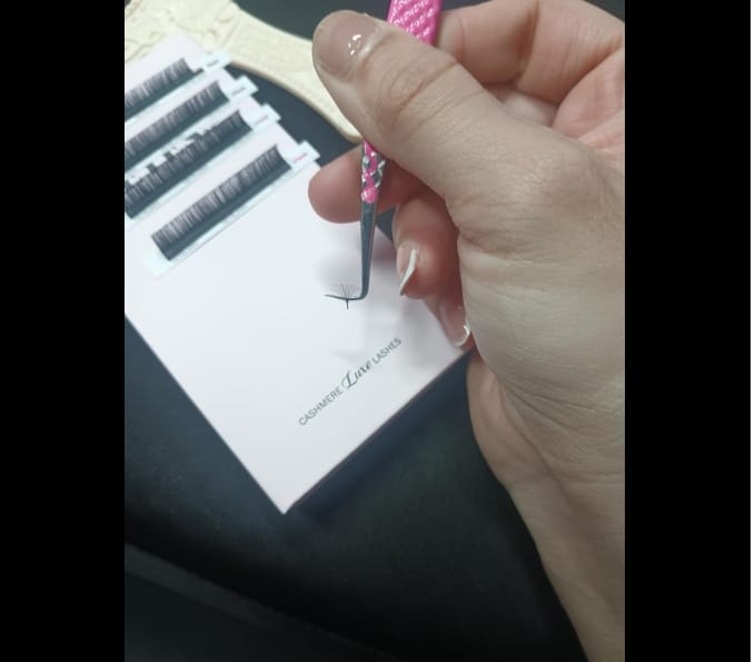 Customer photo review of Cashmere Luxe Lashes 0.05mm