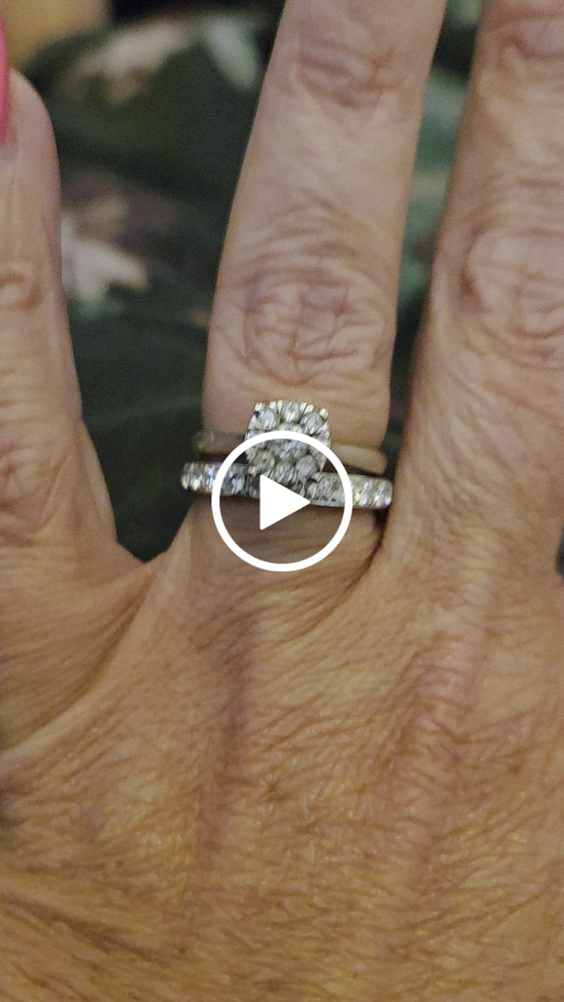 Customer video review of White Gold 3mm Full Glitz Ring