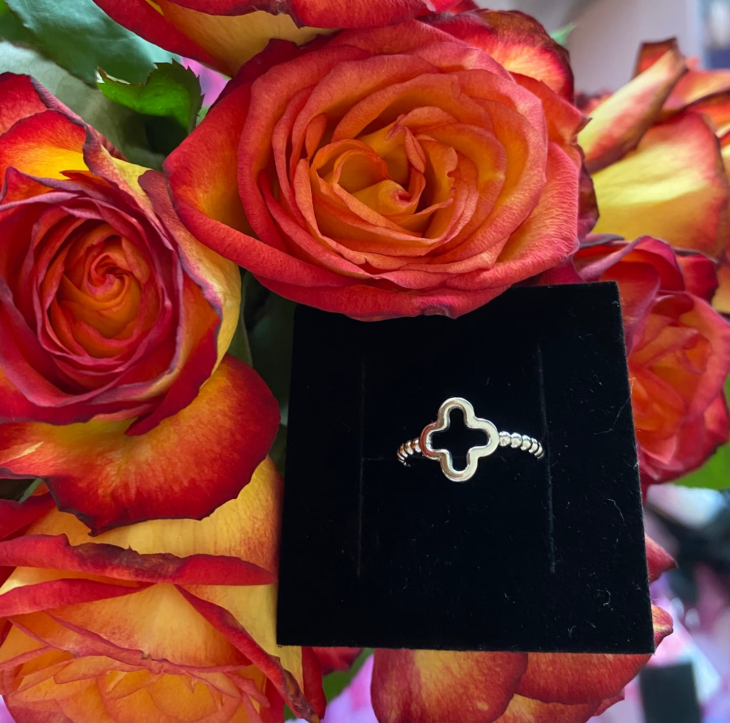 Customer photo review of Clover Ring | 18K vergoldet