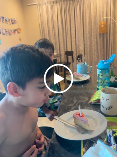 Customer video review of Last Minute/Same Day Cakes