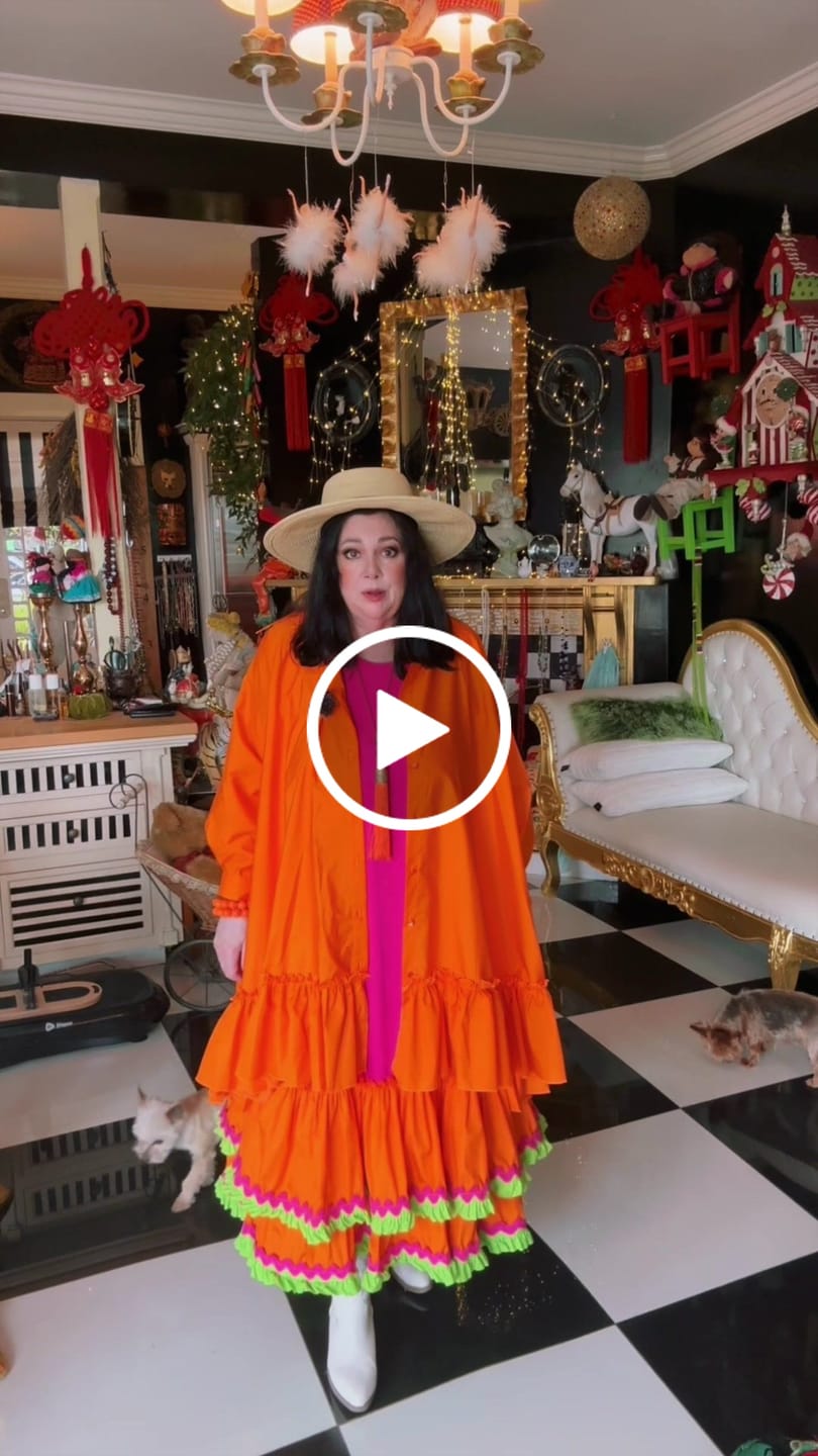 Customer video review of Flounces maxi Dress CARMEN