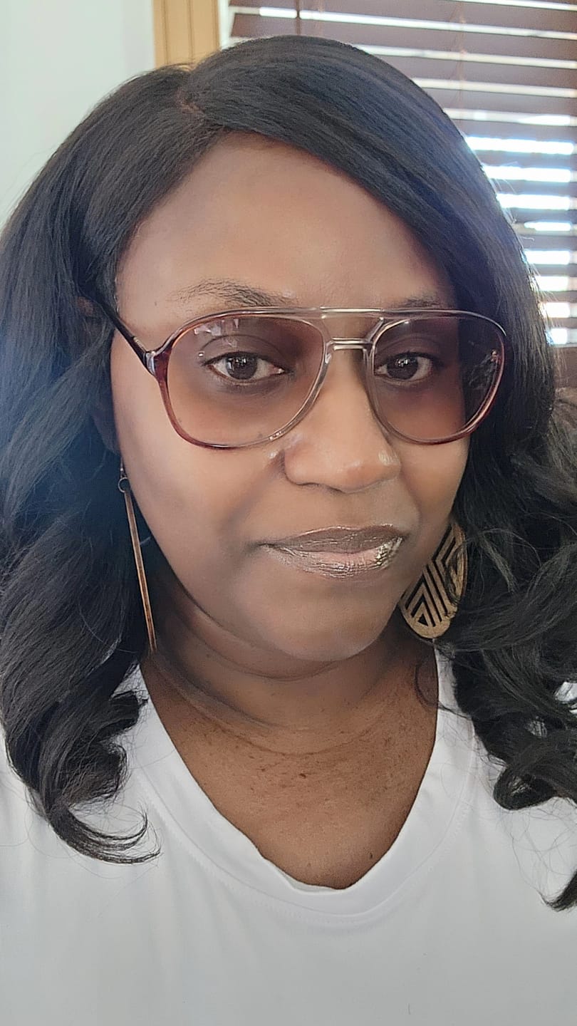 Customer photo review of Sensationnel Cloud 9 Glueless What Lace Swiss 13x6 HD Lace Front Wig - LATISHA