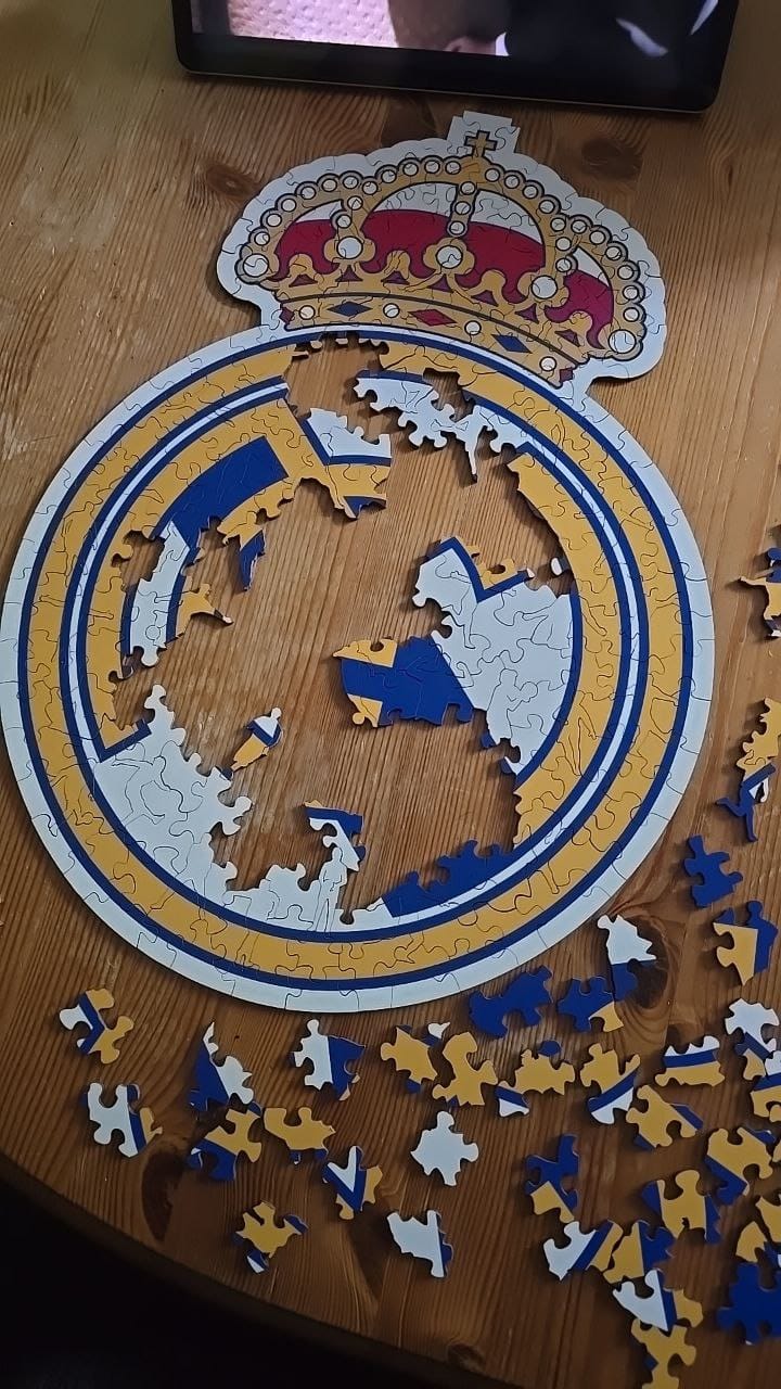 Customer photo review of Real Madrid CF® Logo - Wooden Puzzle