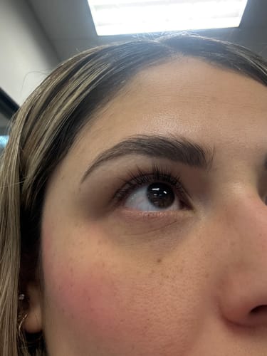 Customer photo review of Suero para pestañas y cejas