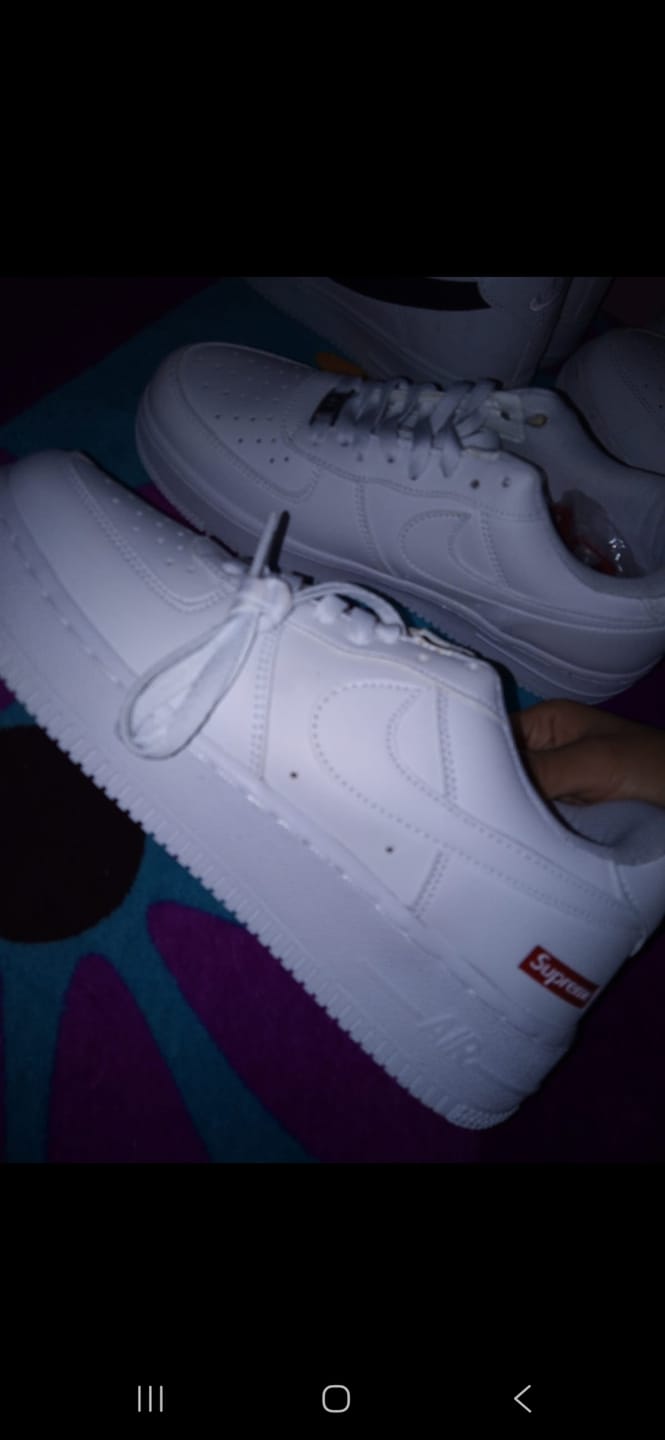Customer photo review of Tenis Air Force 1 Blanco Supreme 1.1 Premium