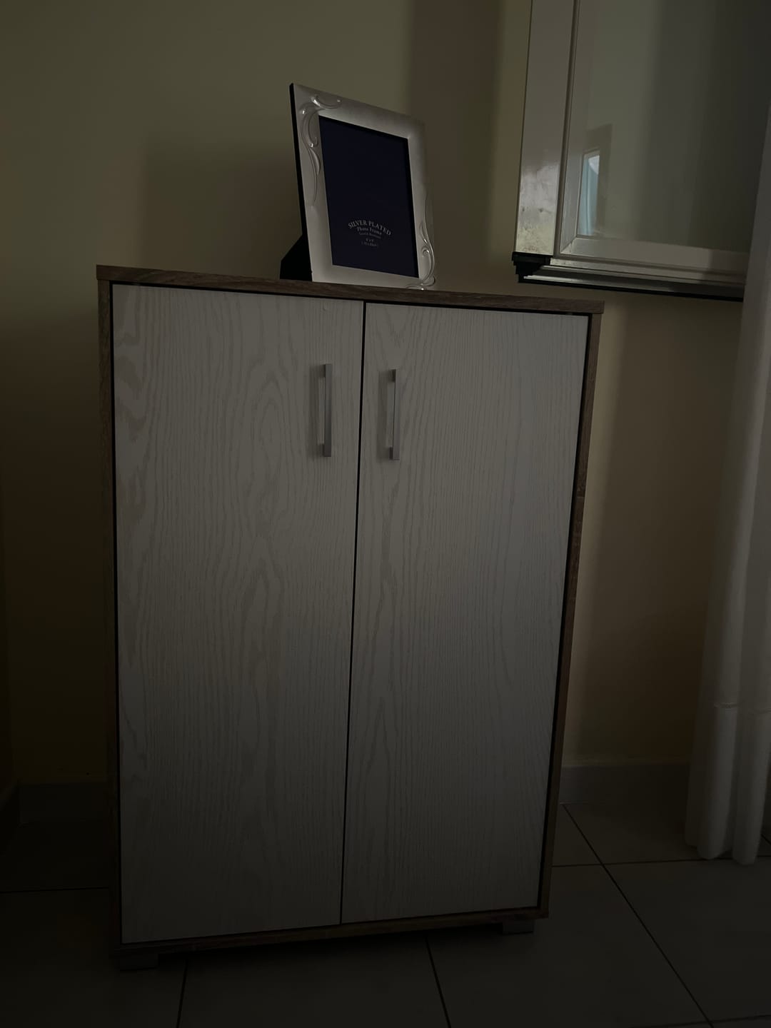 Customer photo review of Scarpiera Multiuso Rovere e Bianco Dimensioni 60 x 36 x 90 cm