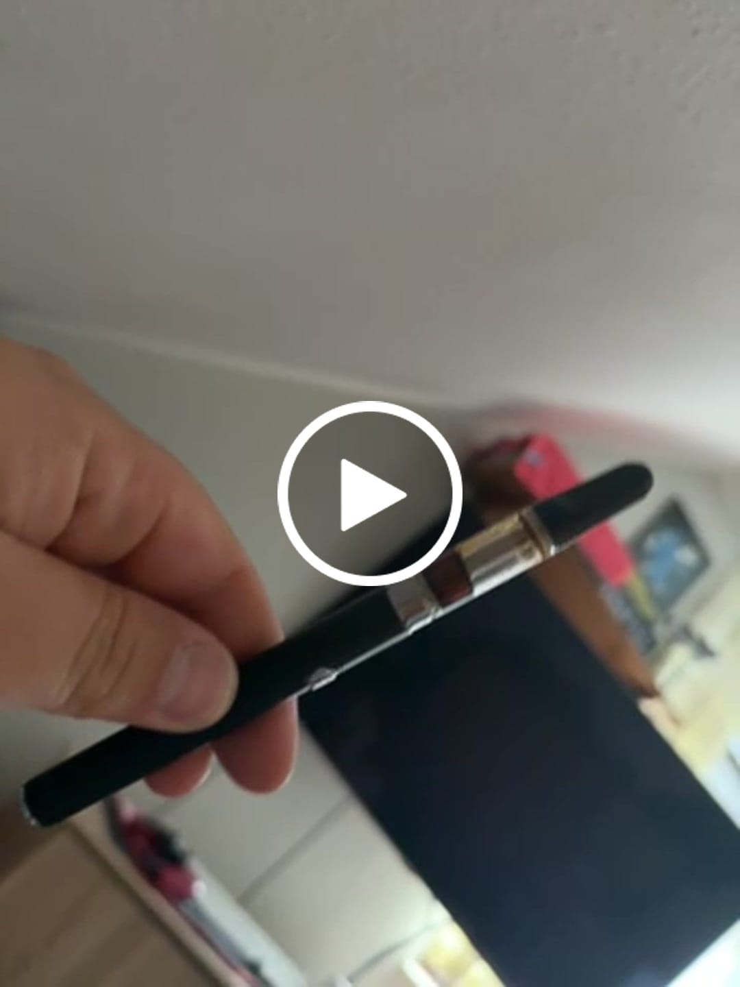 Customer video review of Vape Pen All Black Preheat Button