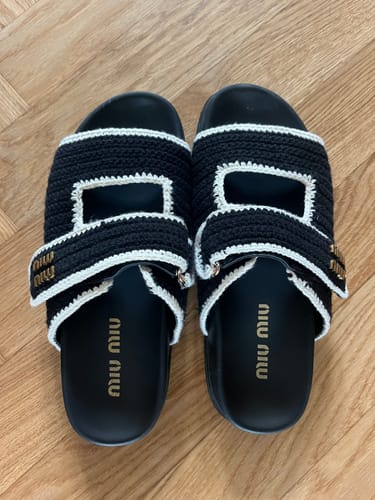 Customer photo review of Sandals Black With Ivory Border Fabric