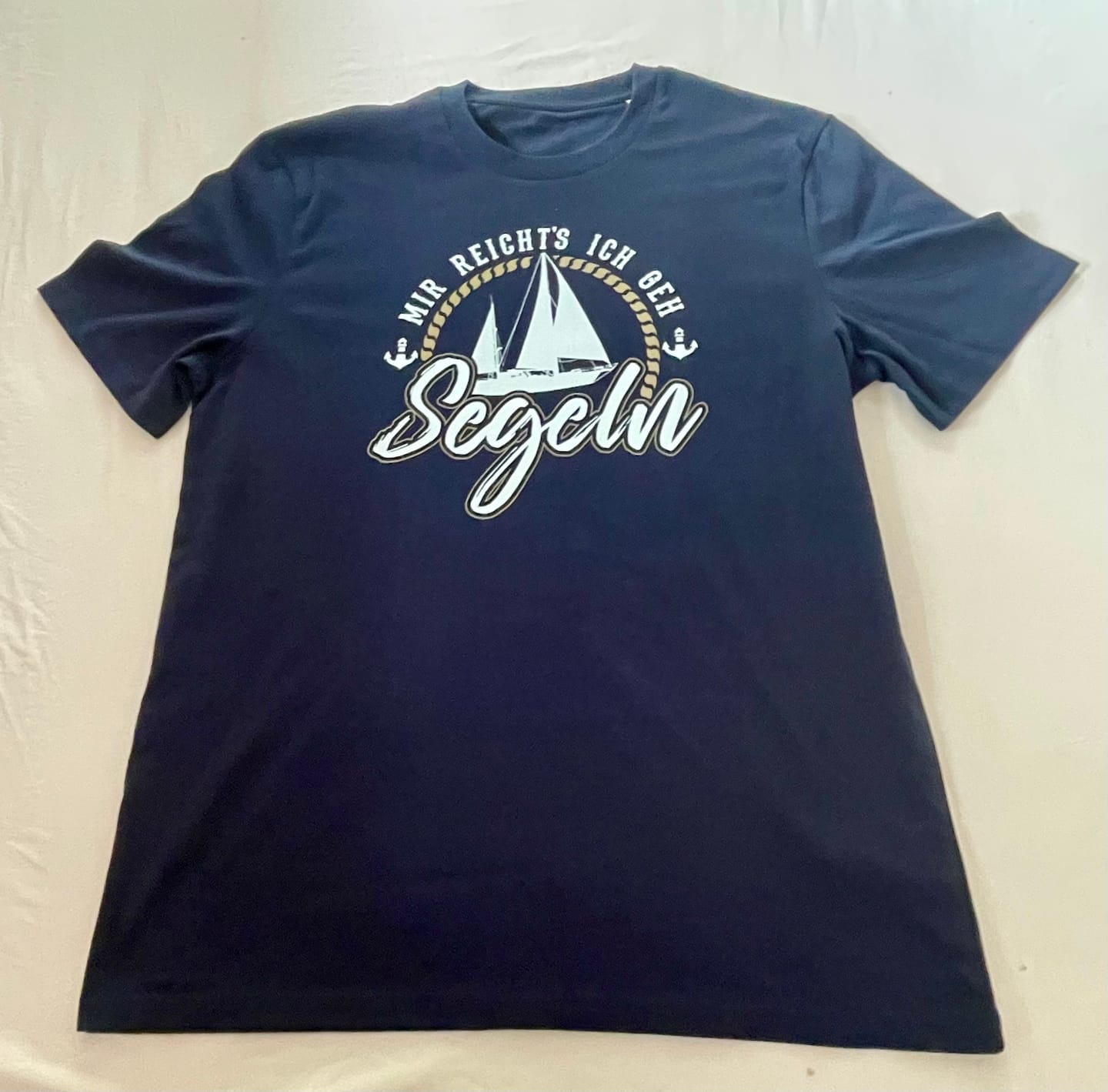 Customer photo review of Mir reicht's ich geh Segeln · Herren Premium Bio T-Shirt