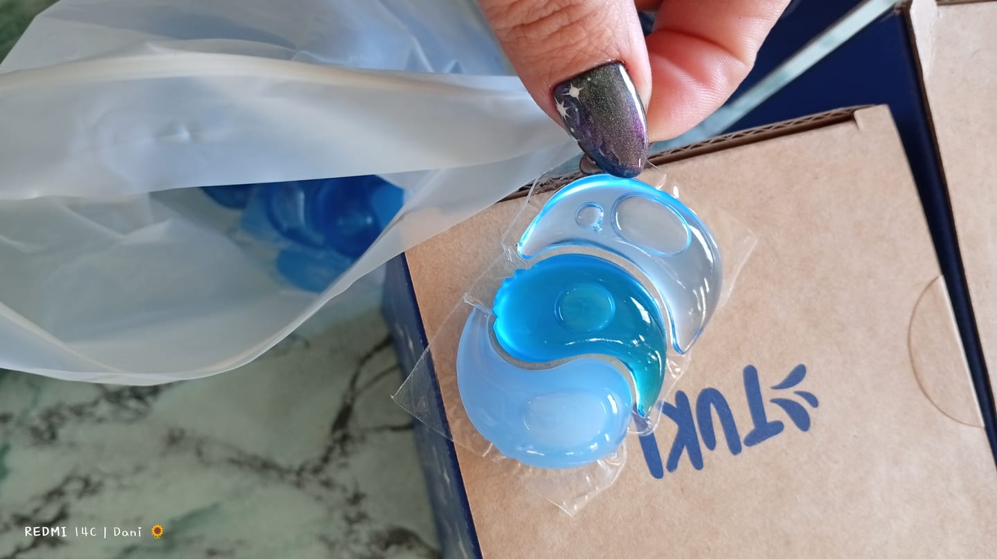 Customer photo review of Capsulas Tuki Ecologicas para Lavado de Ropa Aroma Oceano