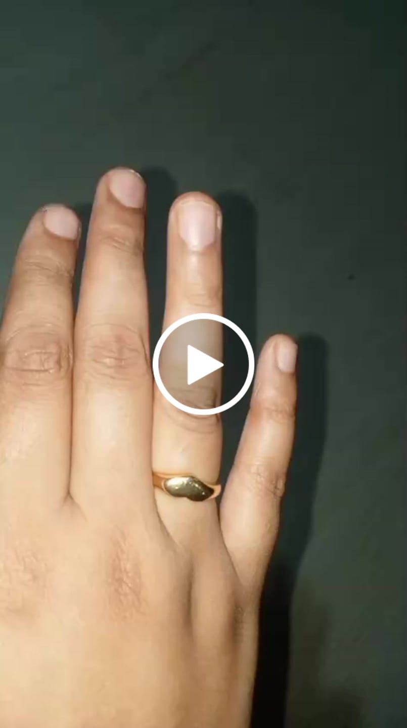 Customer video review of Sleek Heart Ring