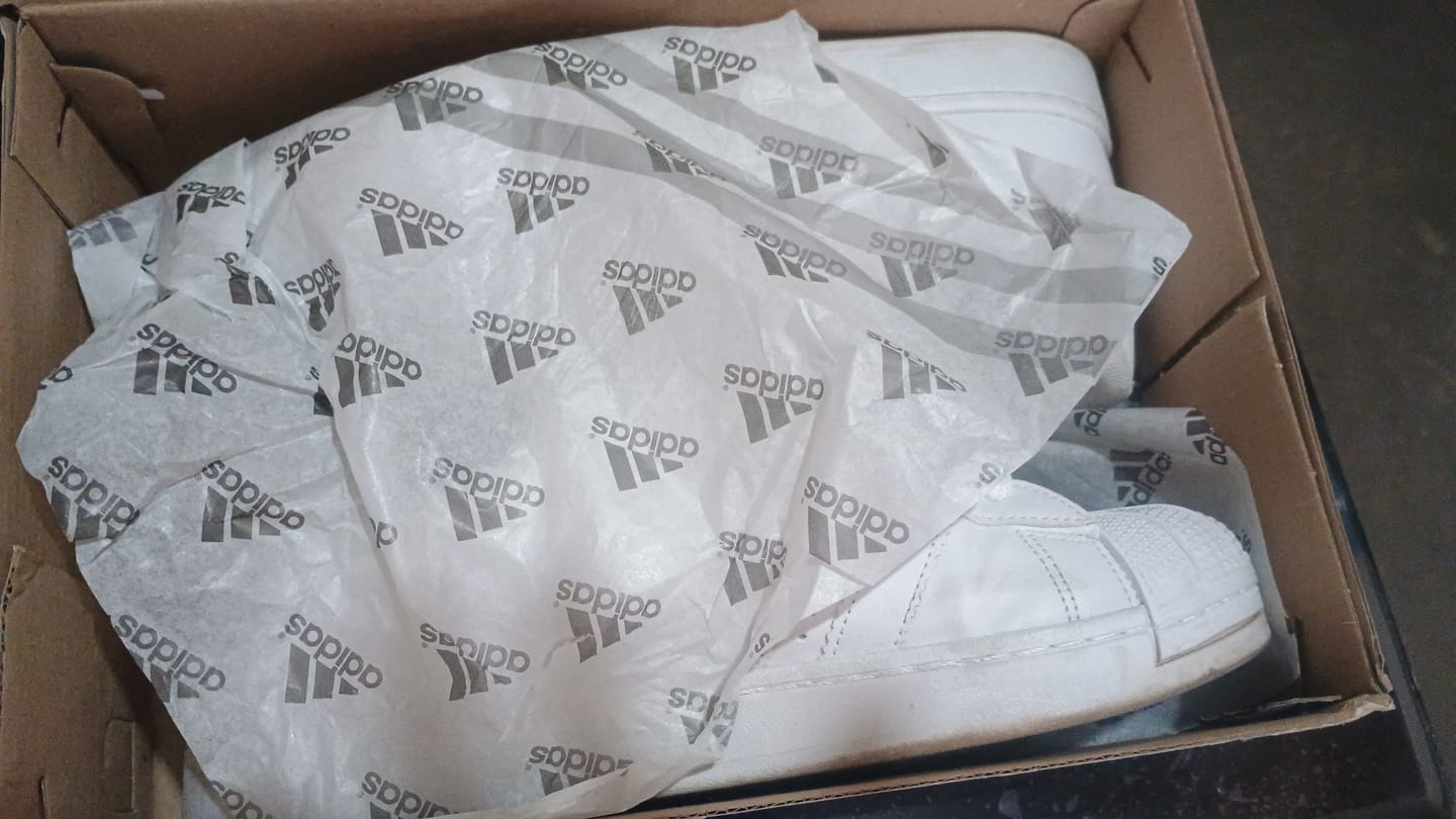 Customer photo review of Tenis 018 Negro Blanco