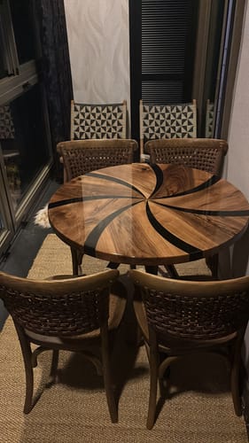 Customer photo review of Masif Ceviz Yuvarlak Masa - Masif Mutfak Masası, Epoksili