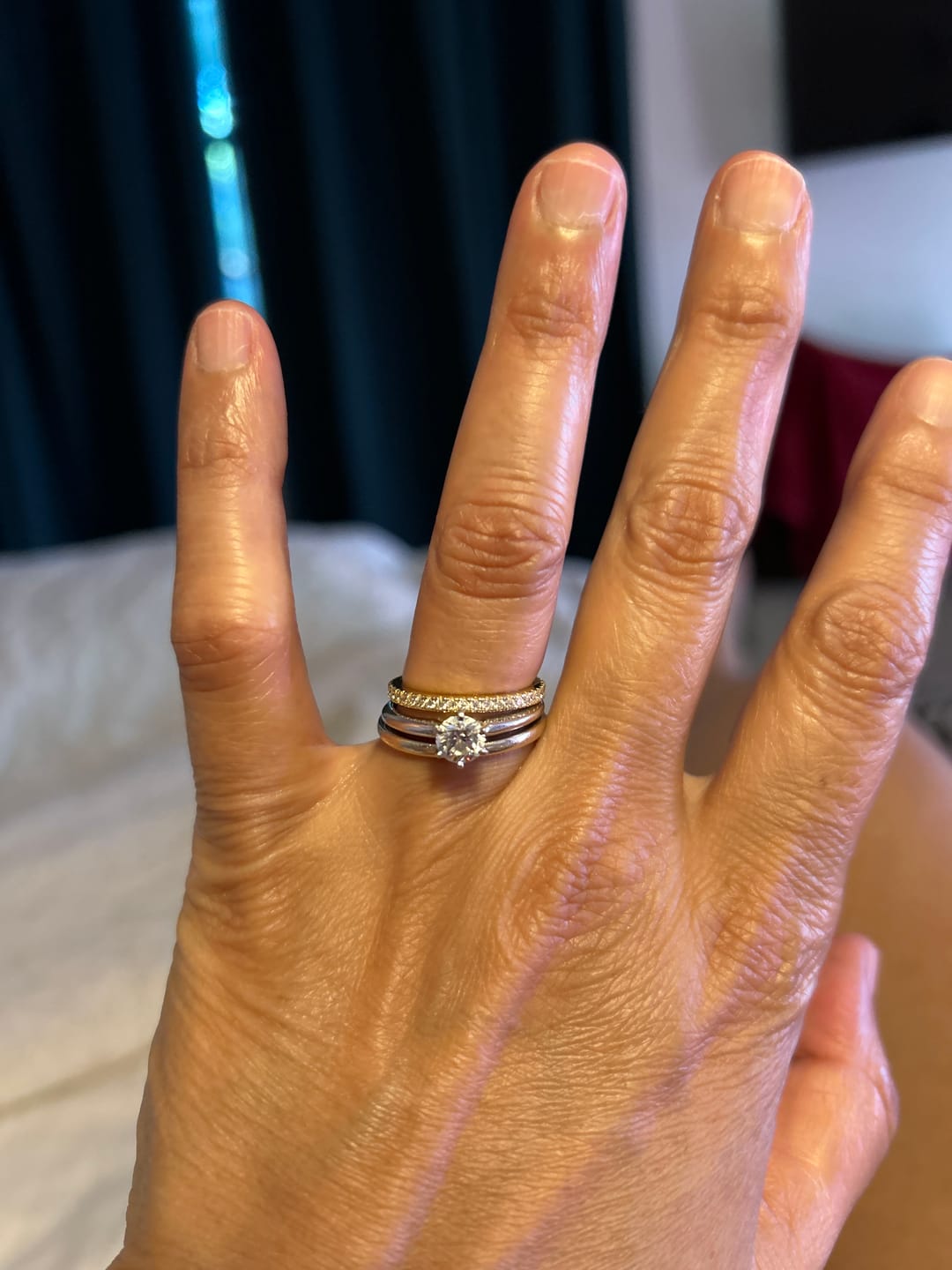 Customer photo review of Rodiffy Moissanite 2.0 Ct ~ 4.0 Ct Round Cut 6 Prong Engagement Ring For Women