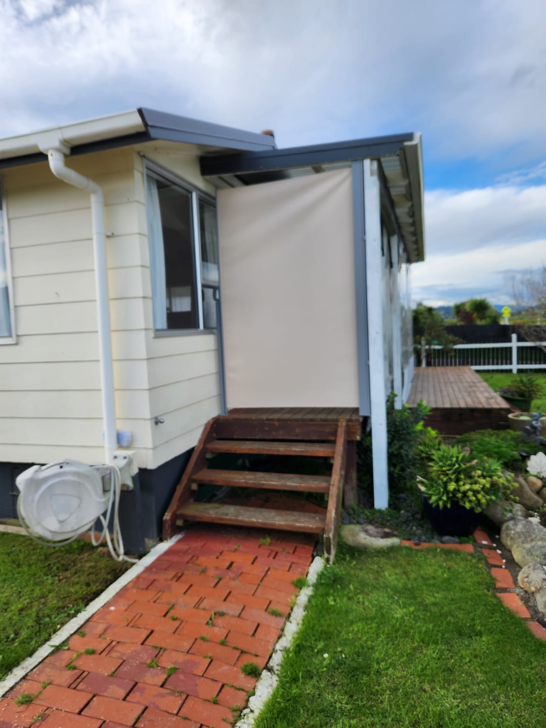 Customer photo review of Patio Screen Retractable Side Awning 2m X 3m