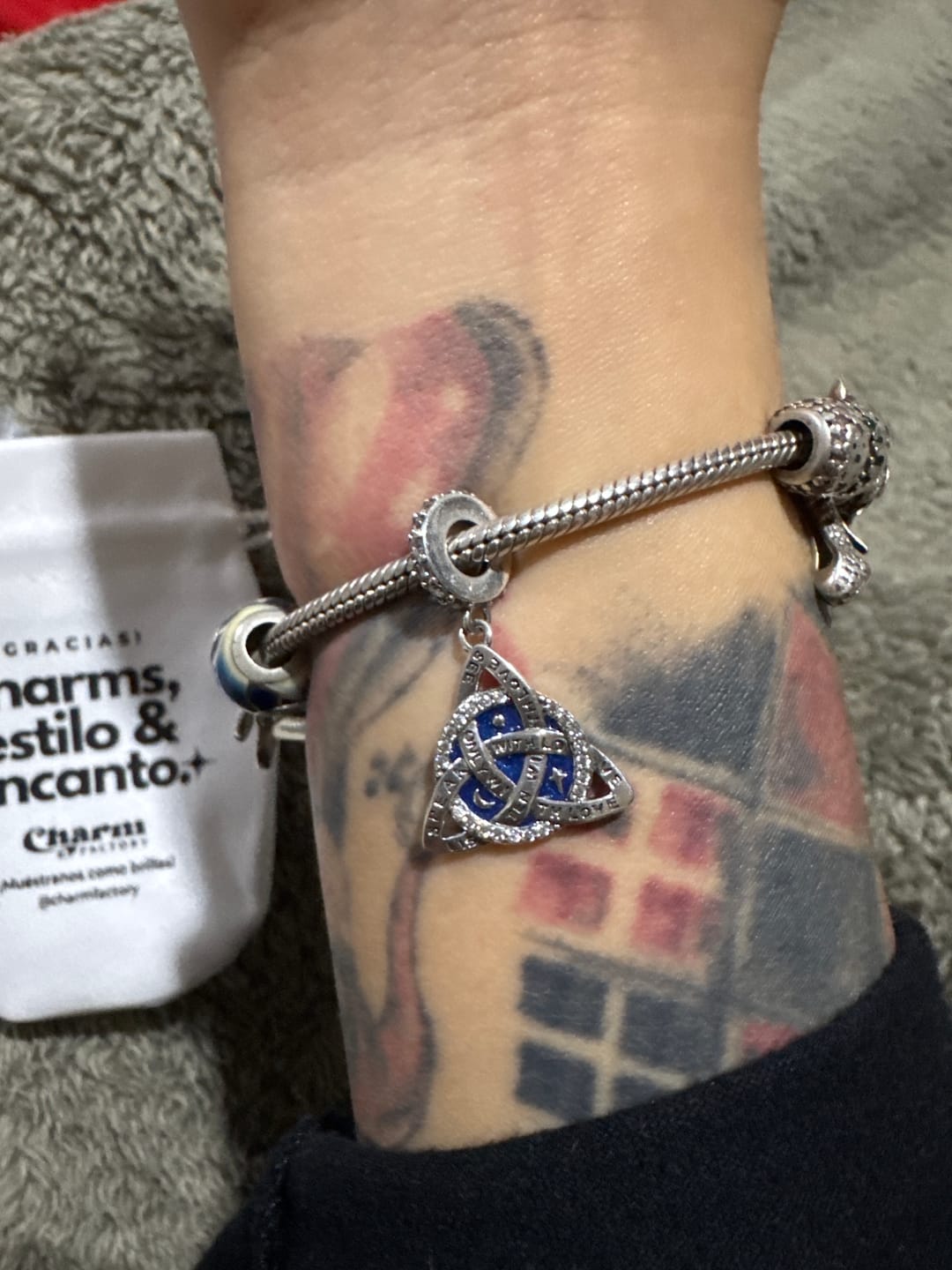 Customer photo review of Charm Nudo Celta de Astrología
