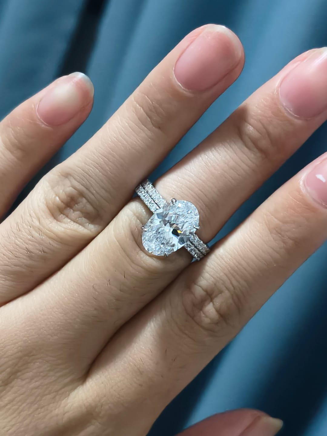 Customer photo review of S925 4.0 Carat Oval Cut Wedding Ring Set With Hidden Halo Promise Ring Classic Half Wedding Band