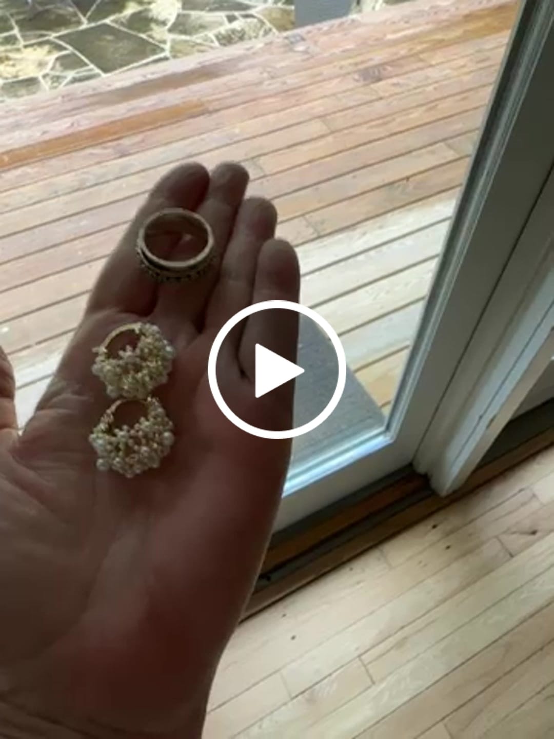 Customer video review of BizarreBloom Pearl Flower Earrings