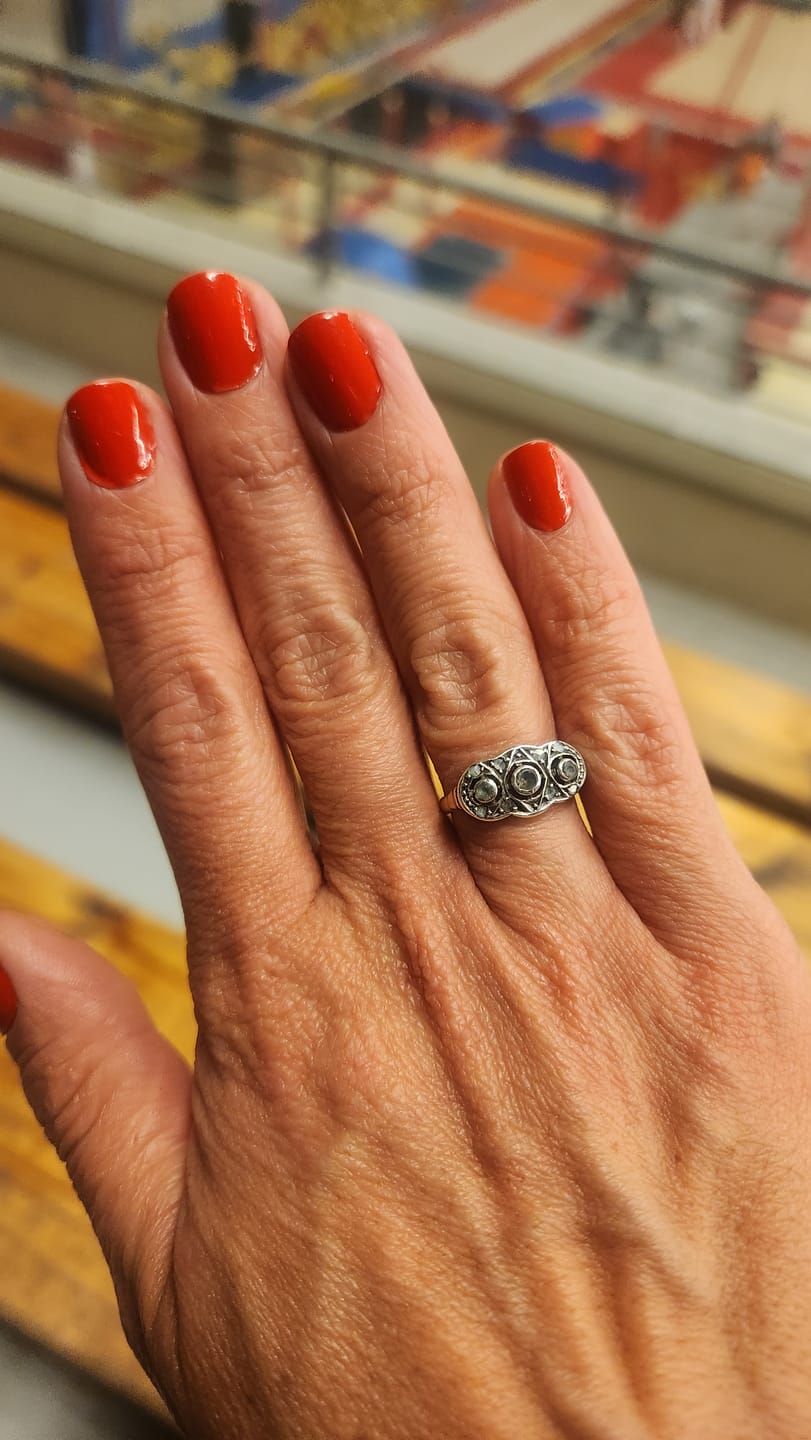Customer photo review of Rojo Copihue | Stickers de Esmalte