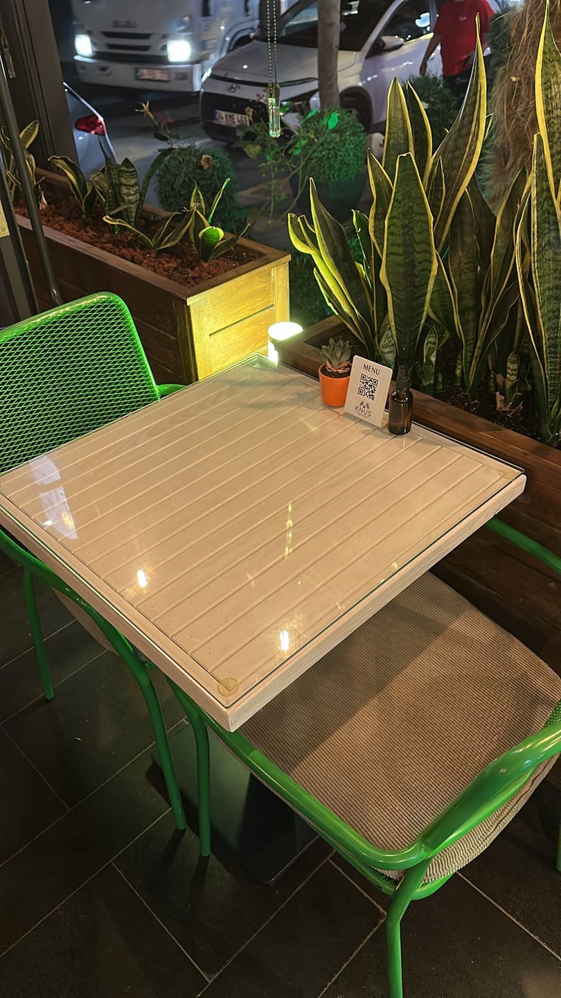 Customer photo review of Metal QR Menü Standı