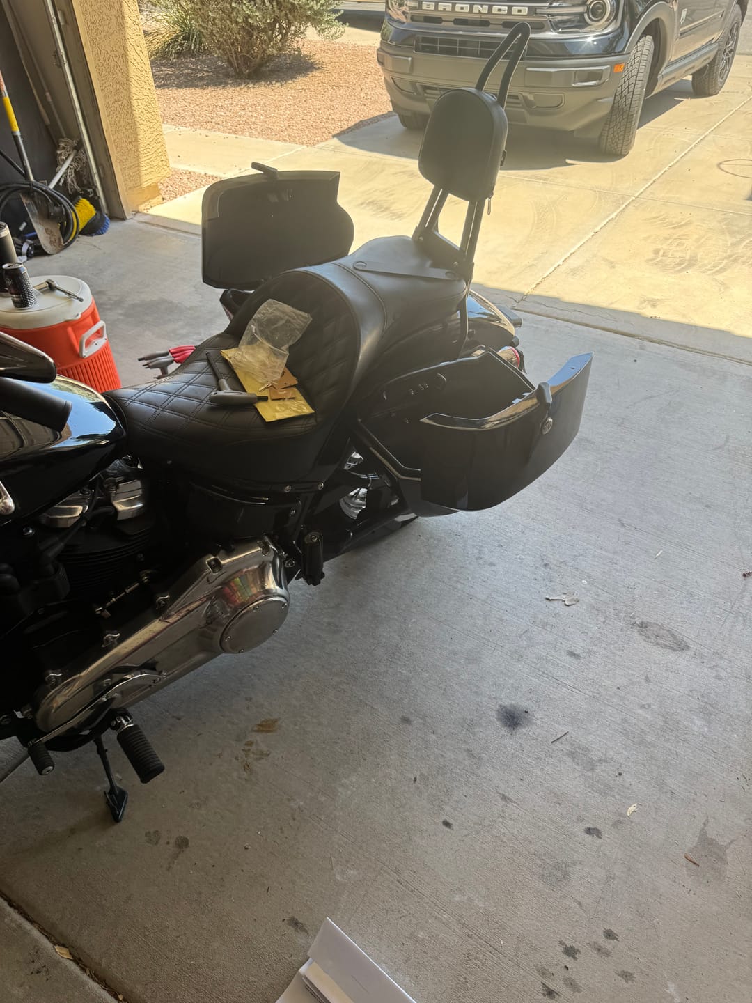 Customer photo review of 32L - Darkin Large Quick Mount Painted Hard Saddlebags for Harley Softail Standard FXST