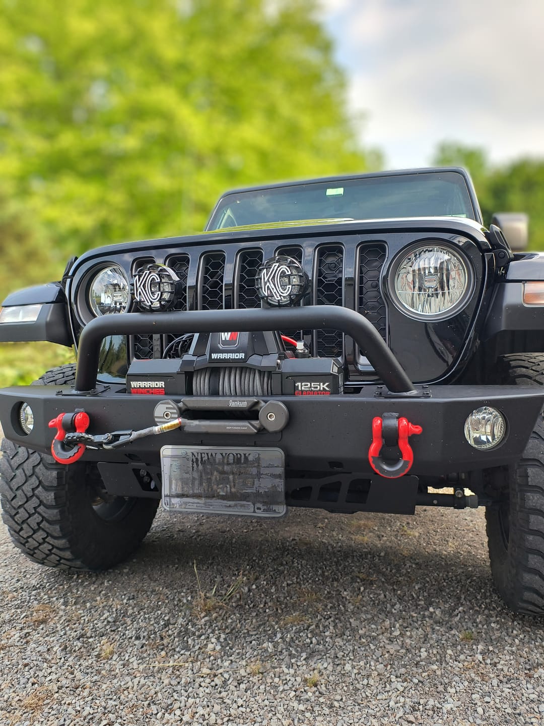 Customer photo review of Gladiator V2 F-Type 12,500lb 12v Electric Winch - Synthetic Rope