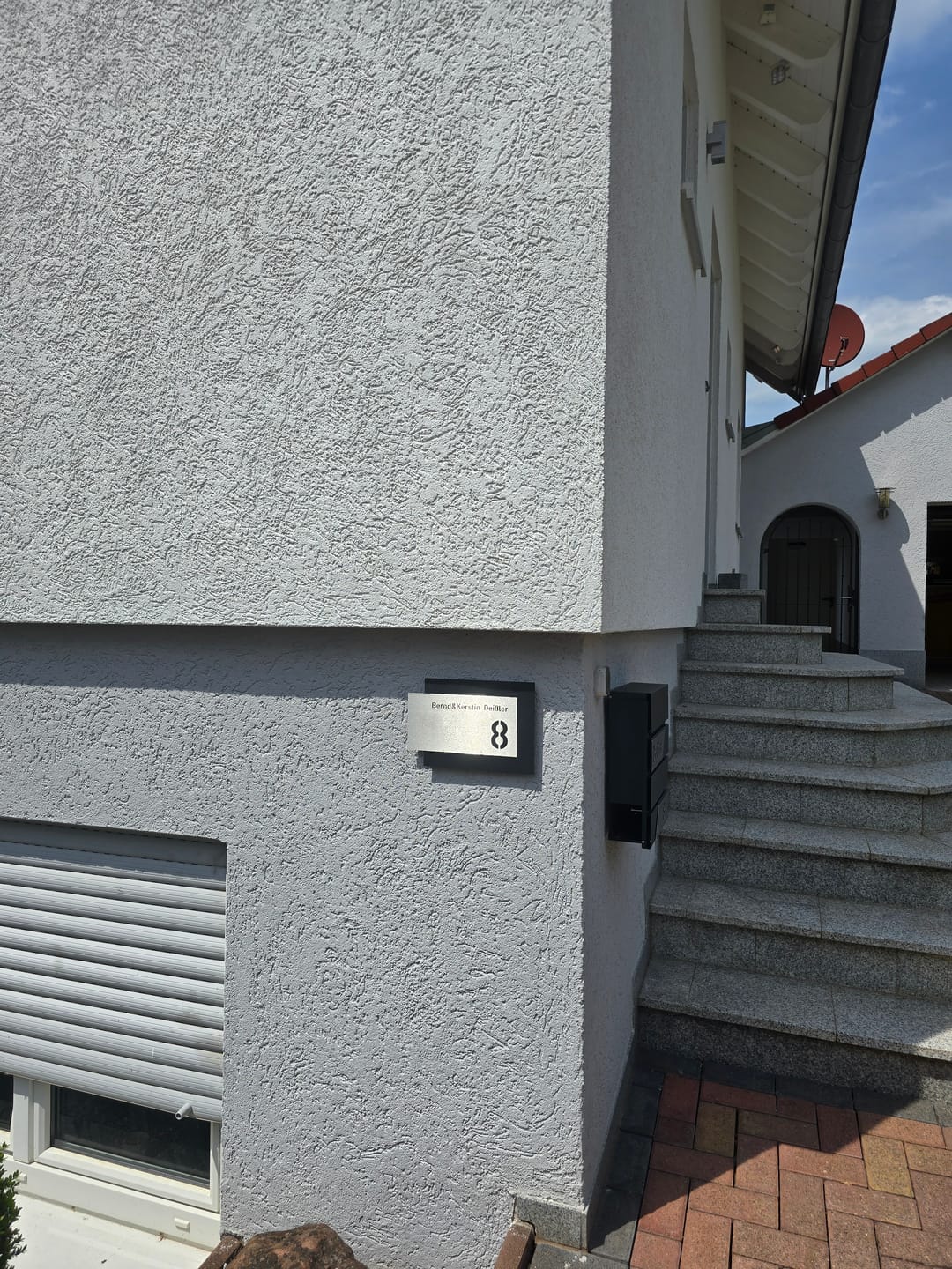 Customer photo review of Absenkautomatik für Briefkastendeckel