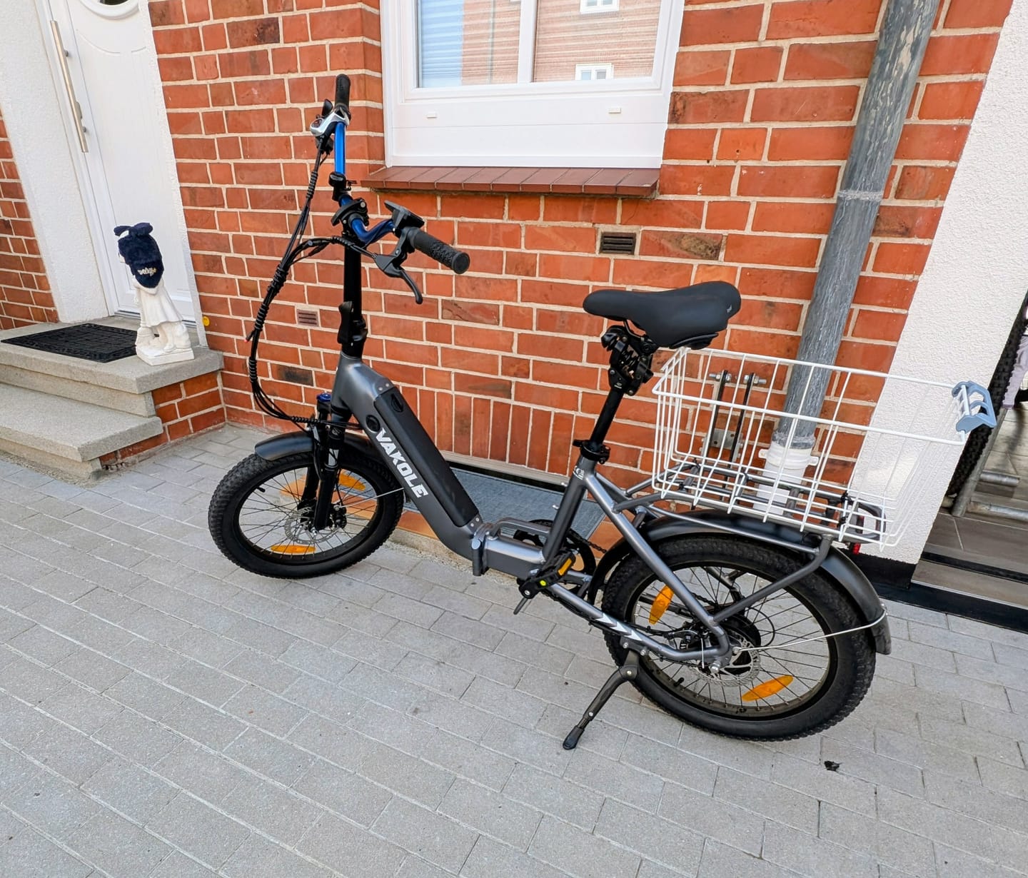 Customer photo review of Vakole VT4 2025 Version 250W 20" Foldable Electric Bike 468Wh Compact Step-through E-bike 36V 13Ah Battery